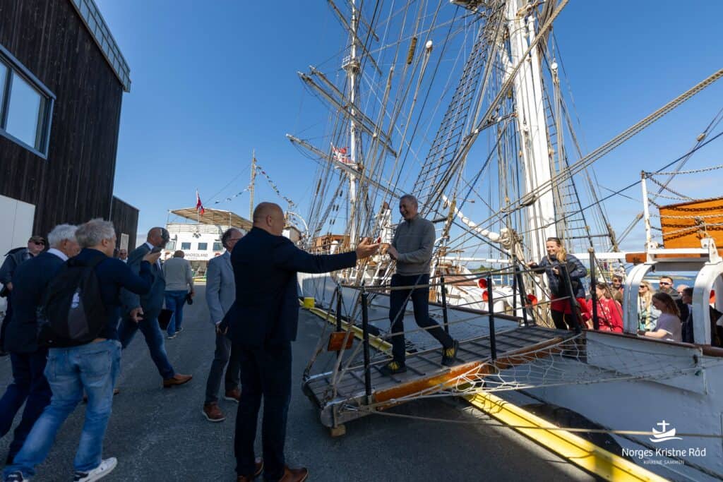 Pilegrimene ankommer Moster